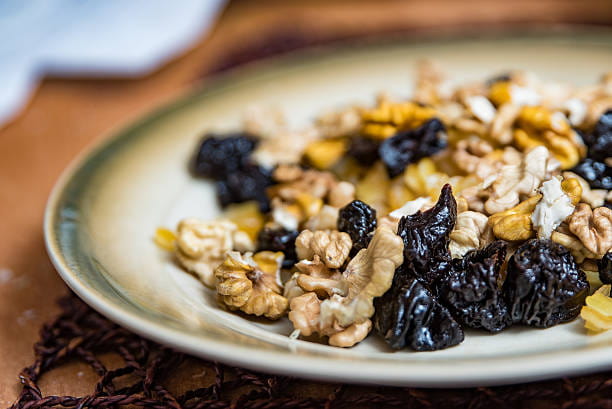 قیمت گرانولا کشمش گردو + خرید باور نکردنی